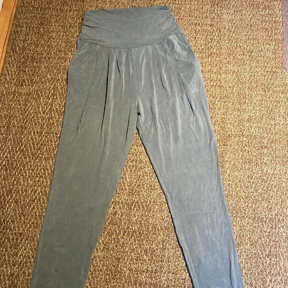 Lululemon Into Something Good Pant-Size 2 - Picture 7 of 16
